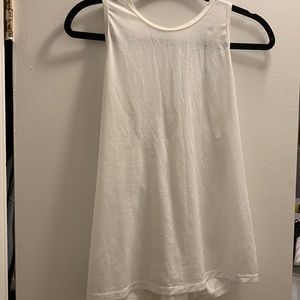 white lululemon tank top